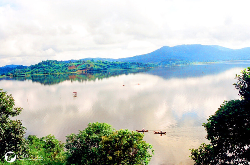 Hồ Lắk – Vẻ đẹp quyến rũ say đắm lòng người